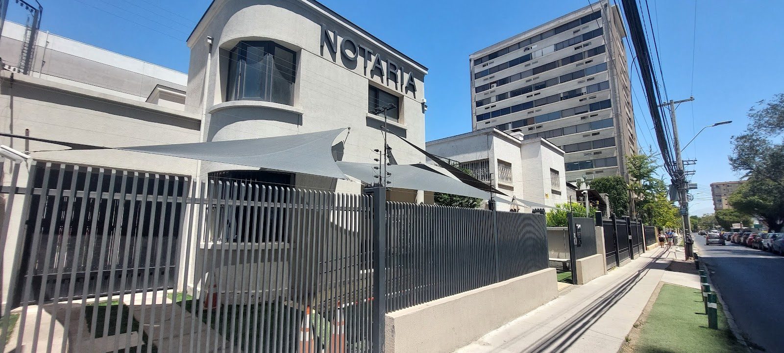 Fachada de la Notaría Maturana en Ramón Subercaseaux 1244, San Miguel